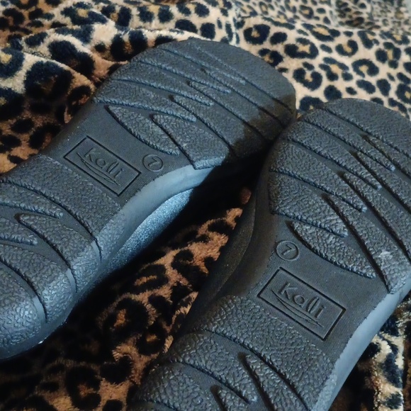 🤠NWOT Kalli Black Leather Loafers Non Slip Size 7 - Picture 5 of 5